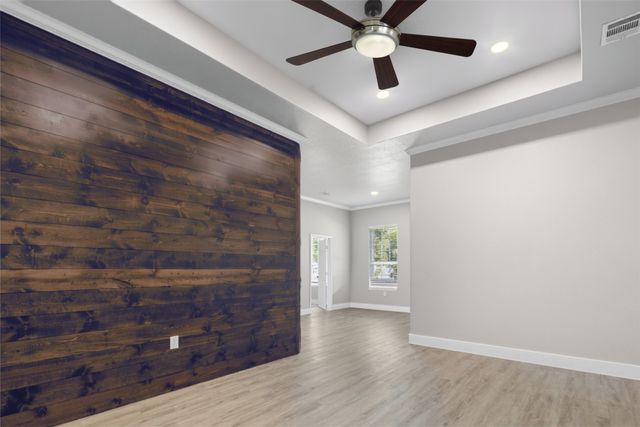 804 S 4th Street, Bonham, TX 75418