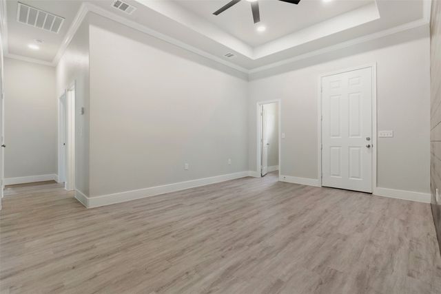 804 S 4th Street, Bonham, TX 75418
