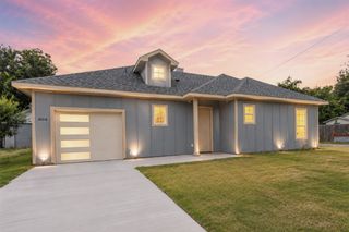804 S 4th Street, Bonham, TX 75418