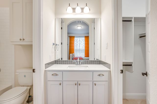 650 Prairie Timber Road, Burleson, TX 76028