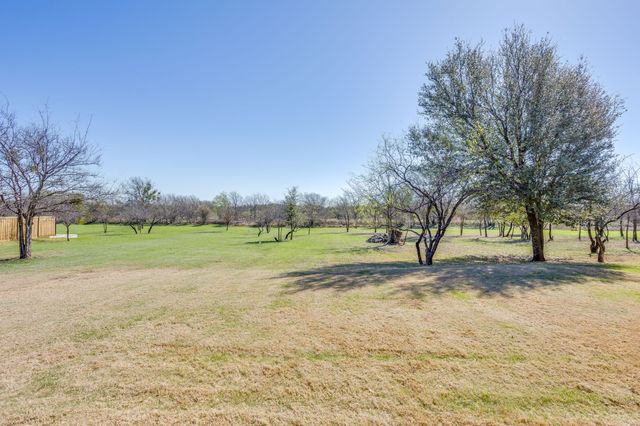 650 Prairie Timber Road, Burleson, TX 76028