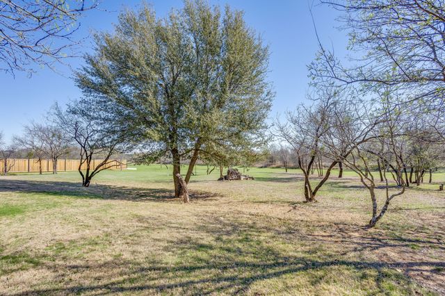 650 Prairie Timber Road, Burleson, TX 76028