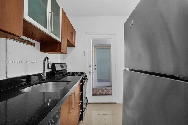 320 85th St 4, Miami Beach, FL 33141