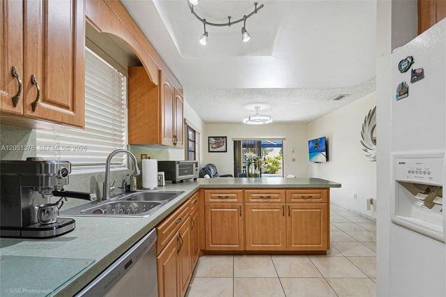4001 W 10th Ct, Hialeah, FL 33012