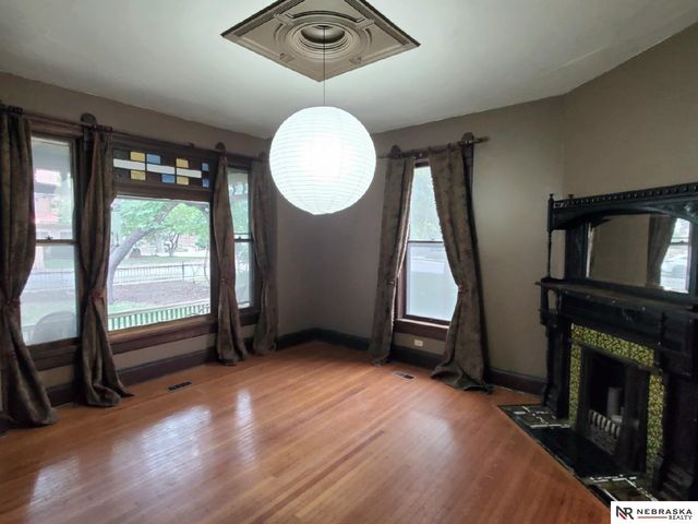 1936 S 33 Street, Omaha, NE 68105