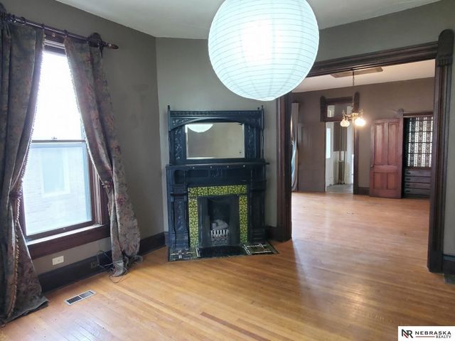 1936 S 33 Street, Omaha, NE 68105