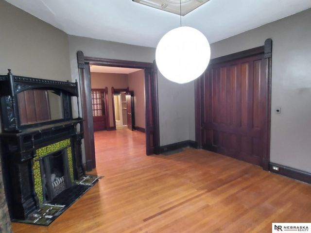 1936 S 33 Street, Omaha, NE 68105