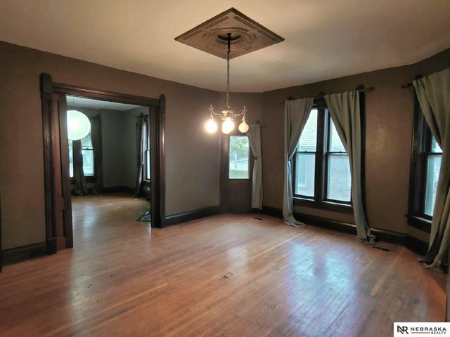 1936 S 33 Street, Omaha, NE 68105