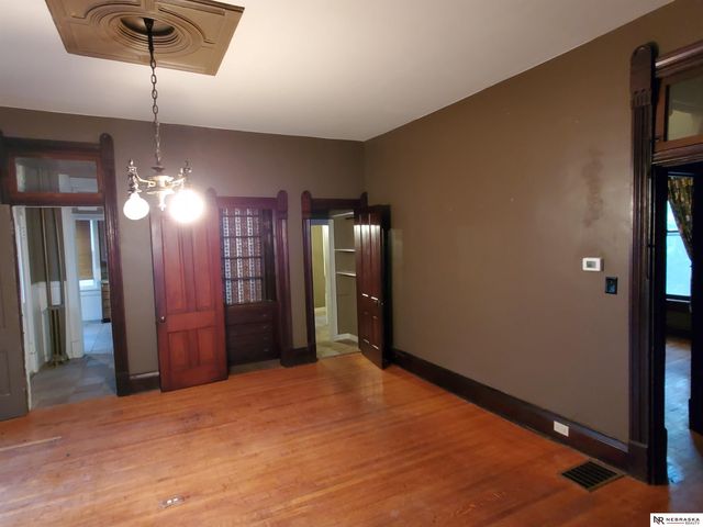 1936 S 33 Street, Omaha, NE 68105