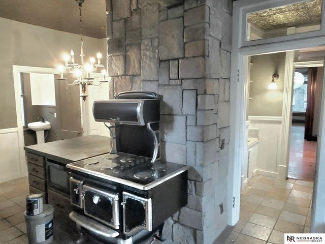 1936 S 33 Street, Omaha, NE 68105