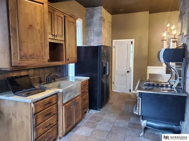 1936 S 33 Street, Omaha, NE 68105