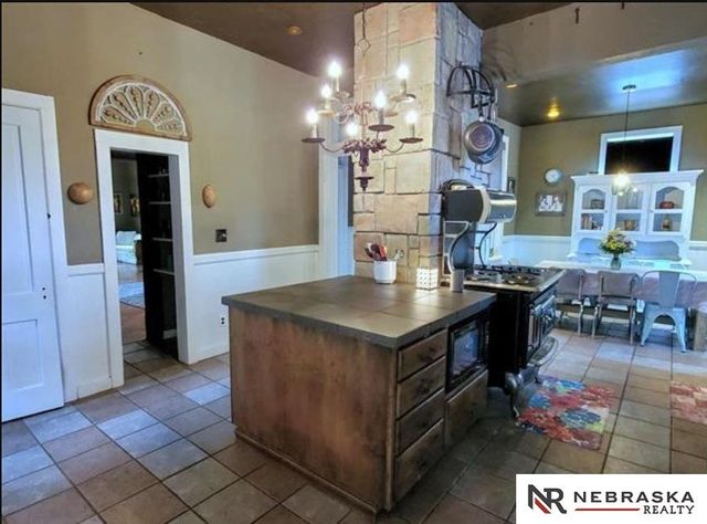 1936 S 33 Street, Omaha, NE 68105