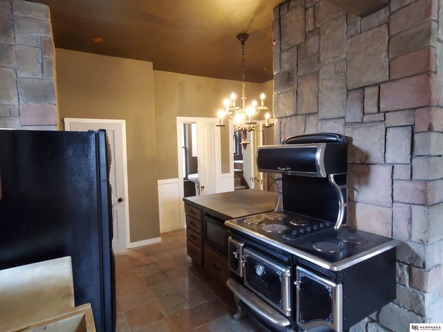 1936 S 33 Street, Omaha, NE 68105