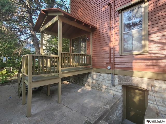 1936 S 33 Street, Omaha, NE 68105