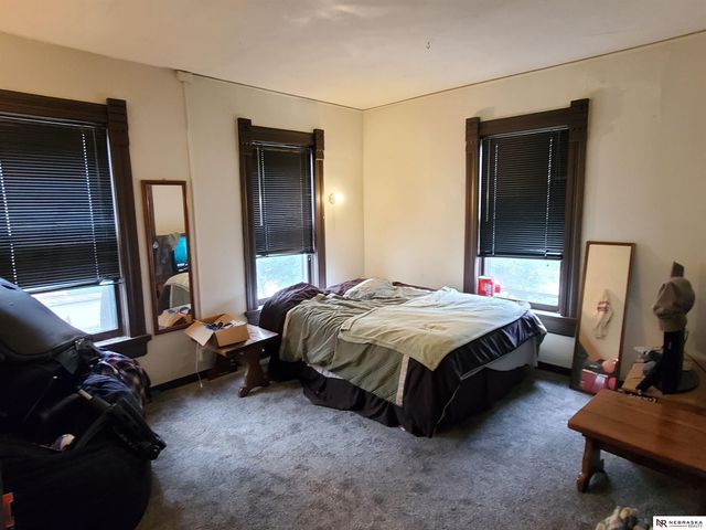 1936 S 33 Street, Omaha, NE 68105