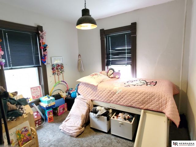 1936 S 33 Street, Omaha, NE 68105