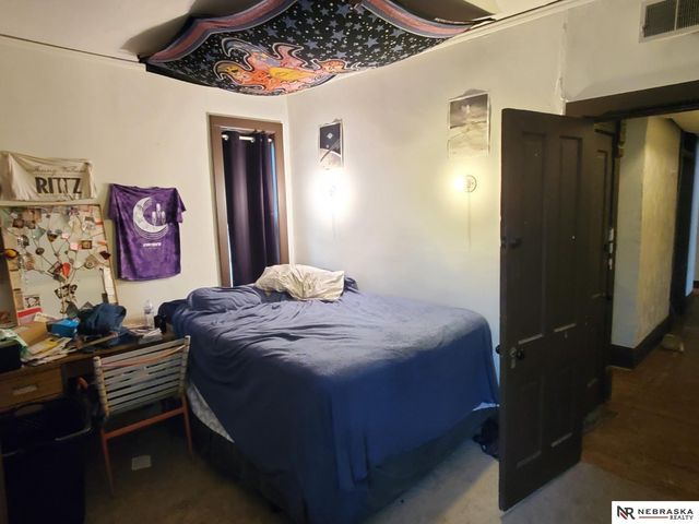 1936 S 33 Street, Omaha, NE 68105