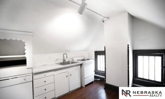 1936 S 33 Street, Omaha, NE 68105