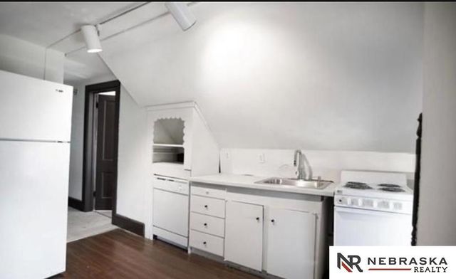 1936 S 33 Street, Omaha, NE 68105