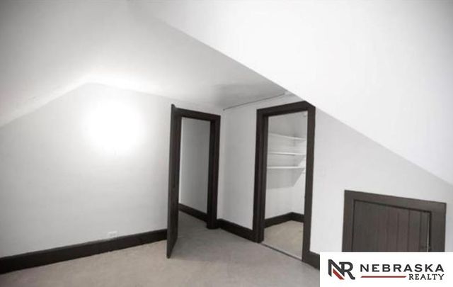 1936 S 33 Street, Omaha, NE 68105