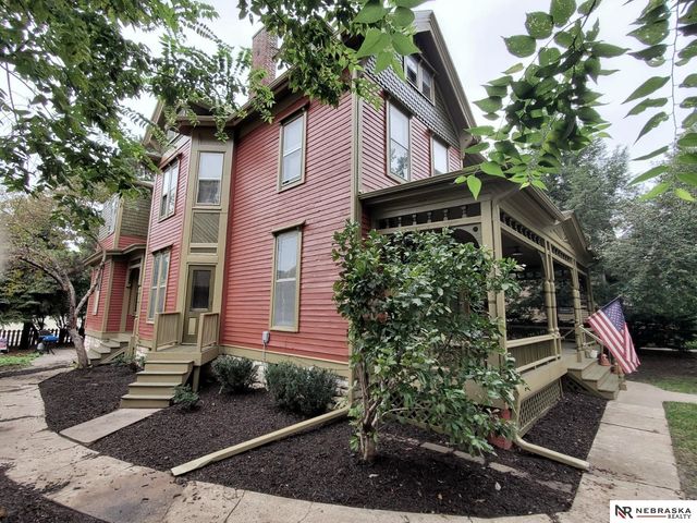 1936 S 33 Street, Omaha, NE 68105