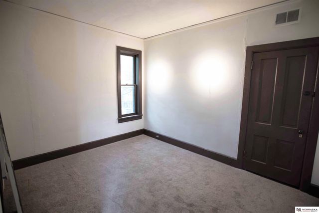 1936 S 33 Street, Omaha, NE 68105