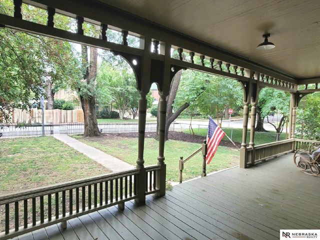 1936 S 33 Street, Omaha, NE 68105