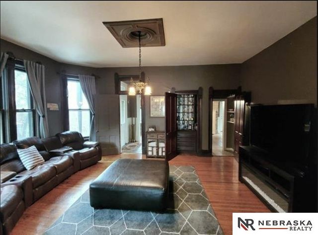 1936 S 33 Street, Omaha, NE 68105