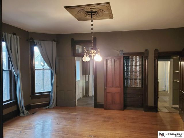 1936 S 33 Street, Omaha, NE 68105