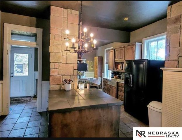 1936 S 33 Street, Omaha, NE 68105