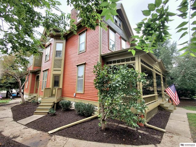 1936 S 33 Street, Omaha, NE 68105