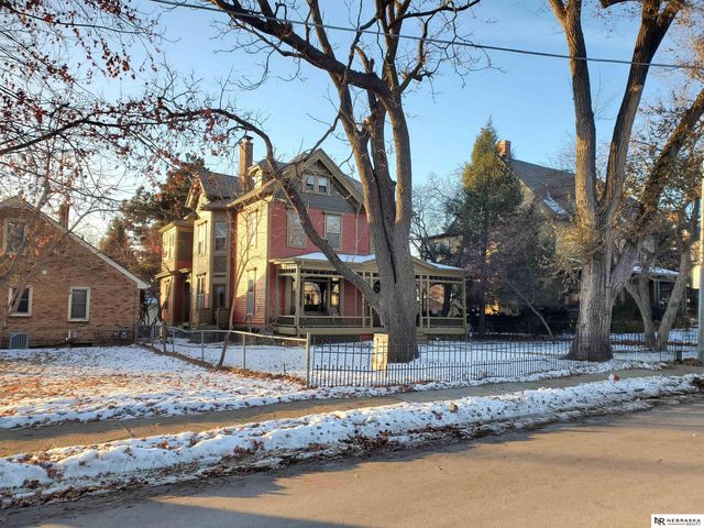 1936 S 33 Street, Omaha, NE 68105