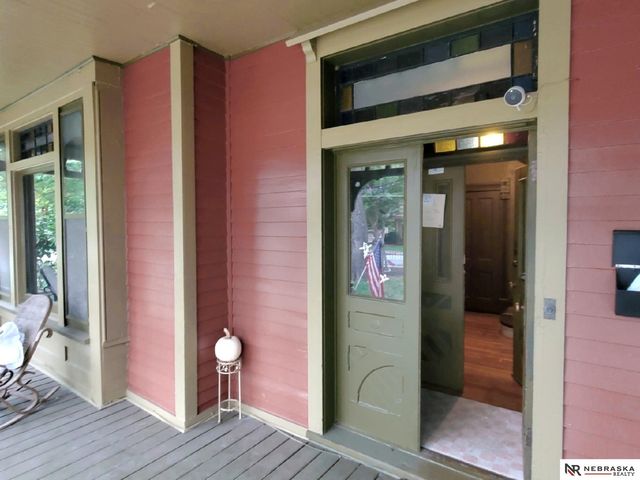 1936 S 33 Street, Omaha, NE 68105