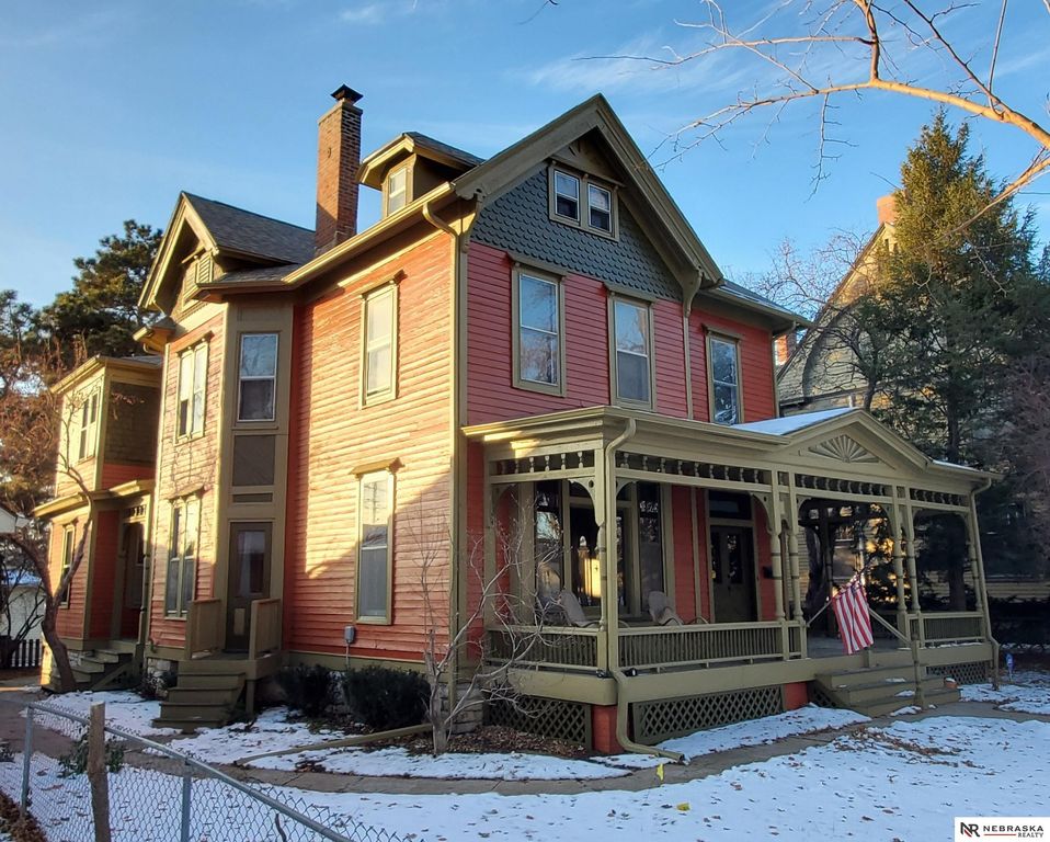 1936 S 33 Street, Omaha, NE 68105