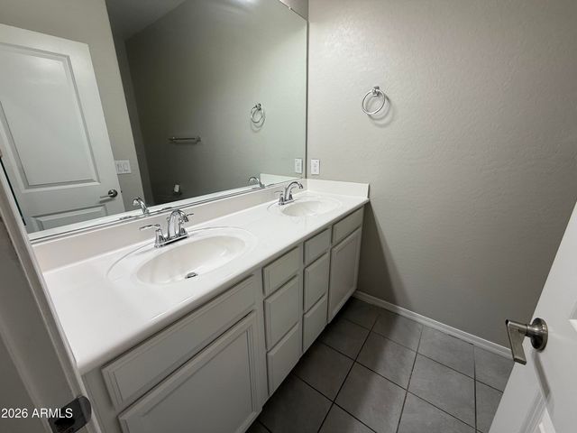 2669 S PEPPERTREE Drive 101, Gilbert, AZ 85295