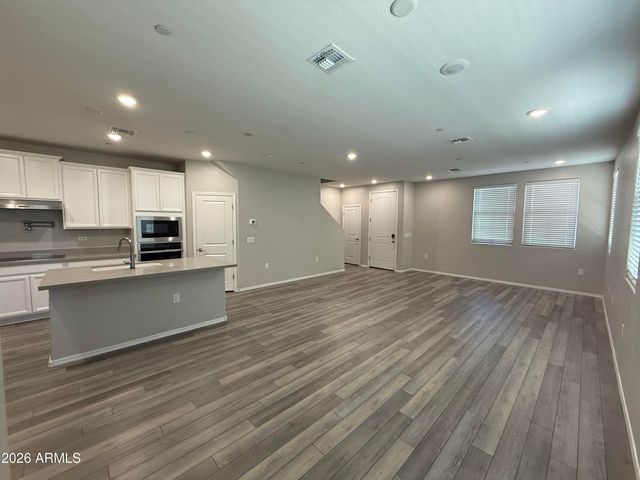 2669 S PEPPERTREE Drive 101, Gilbert, AZ 85295