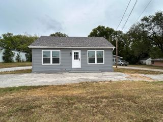 1010 N Jefferson Street, Ava, MO 65608