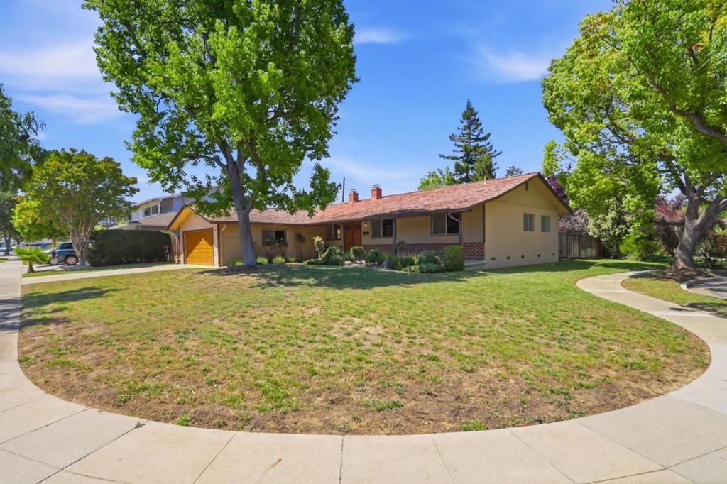 Image 4 of property listing at 807 Cathedral Drive, Sunnyvale, CA 94087
