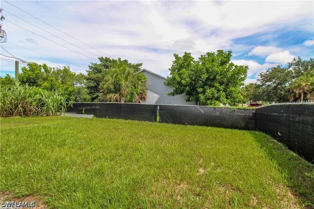 2861 Tropicana BLVD A1, Naples, FL 34116