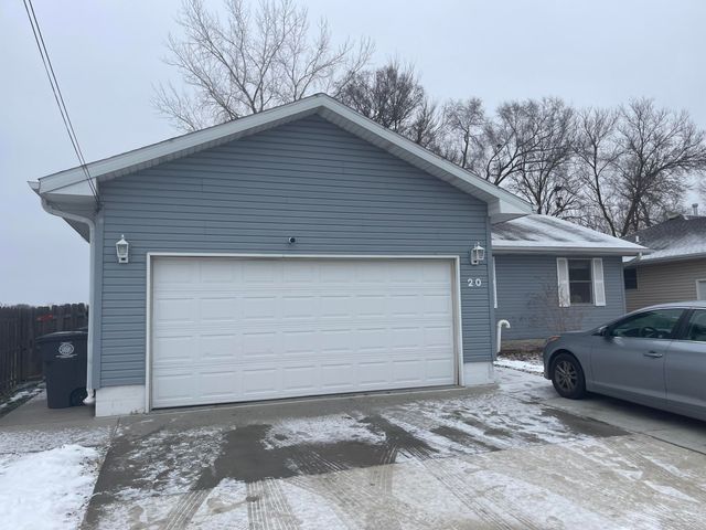 20 HURON Circle, Council Bluffs, IA 51501