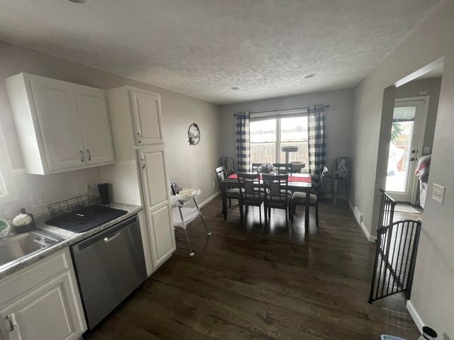 20 HURON Circle, Council Bluffs, IA 51501