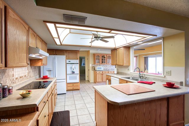 9815 W LINDGREN Avenue, Sun City, AZ 85373