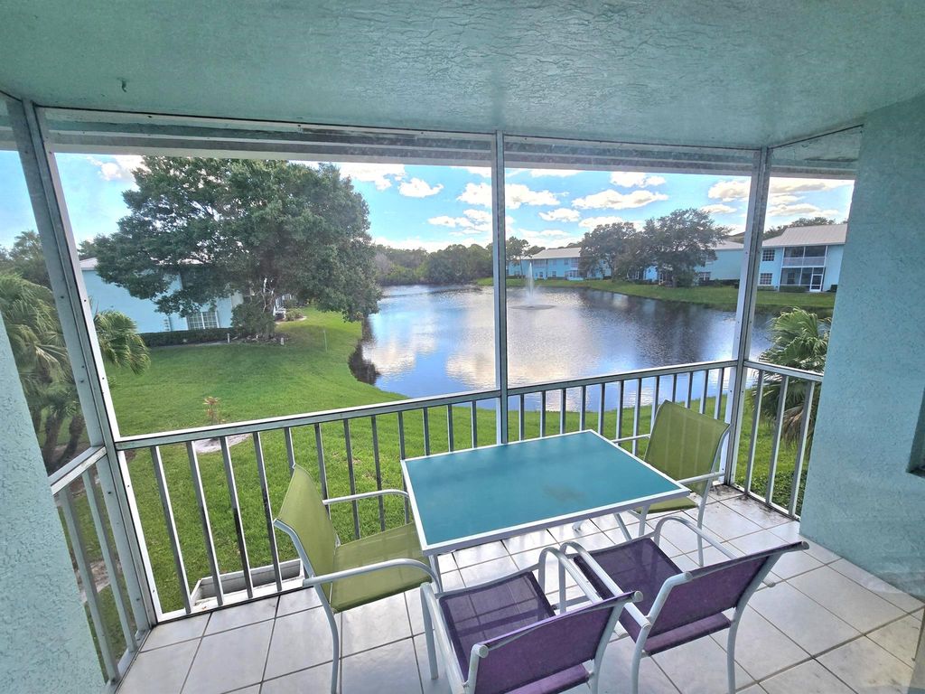 1105 SW Swan Lake Circle 103, Port St Lucie, FL 34986