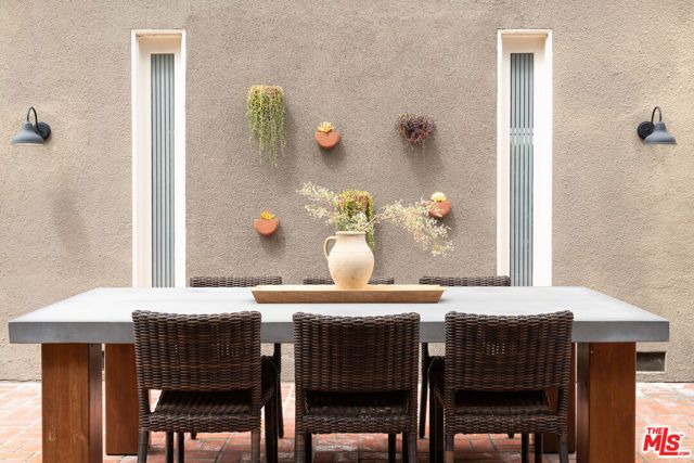 101 N Arden Boulevard, Los Angeles, CA 90004