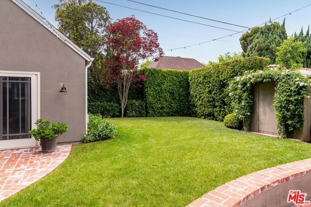 101 N Arden Boulevard, Los Angeles, CA 90004