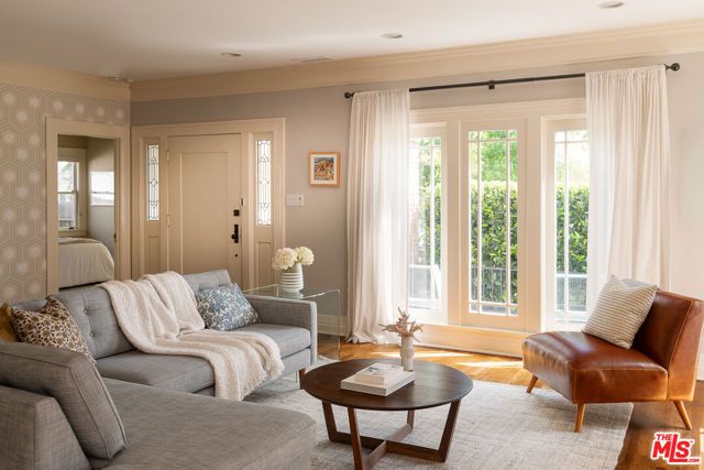 101 N Arden Boulevard, Los Angeles, CA 90004