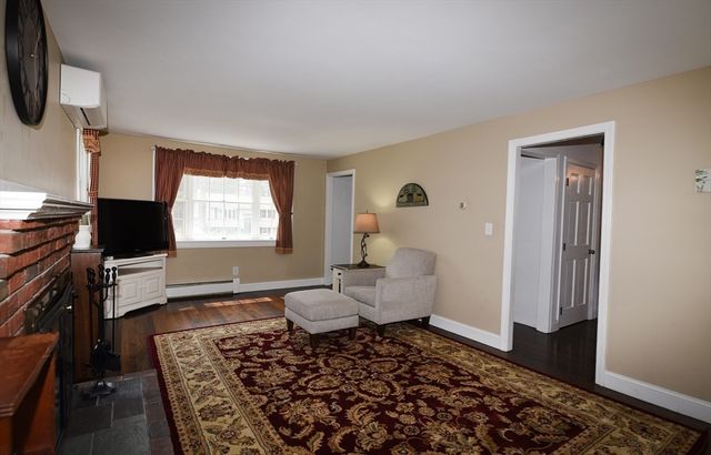 9 Hermosa Dr, Easton, MA 02375