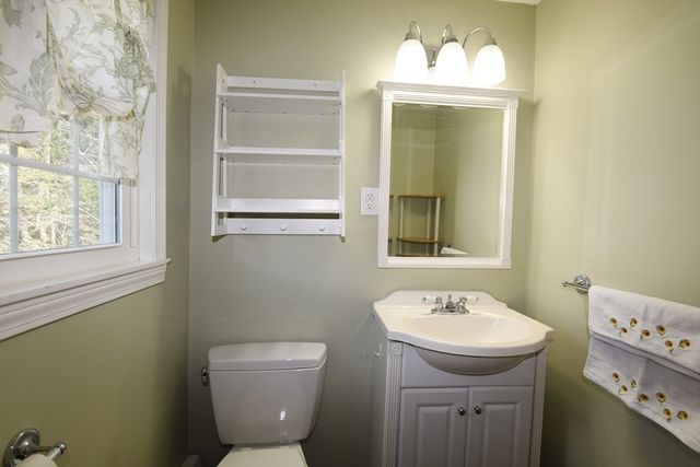 9 Hermosa Dr, Easton, MA 02375