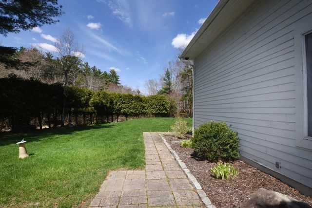 9 Hermosa Dr, Easton, MA 02375