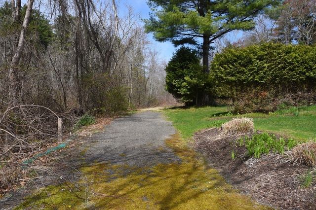 9 Hermosa Dr, Easton, MA 02375